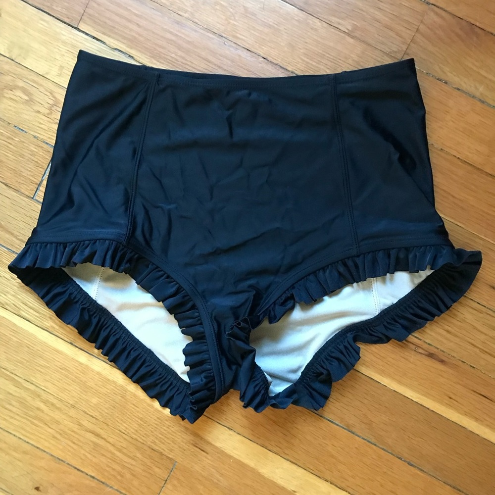 Kortni Jeane all ruffled up bottoms, NWOT